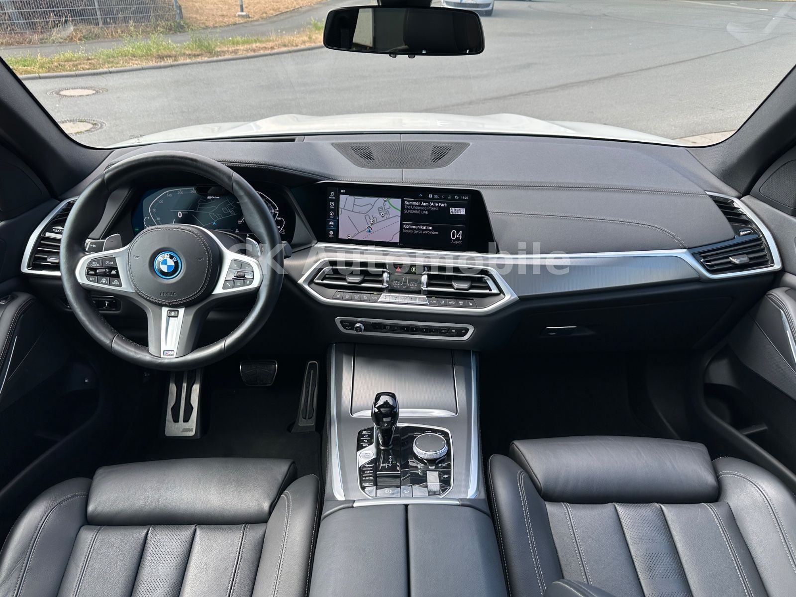 Fahrzeugabbildung BMW X5 xDrive45e M-Sport/Laser/Pano/Head-Up/360°/AHK