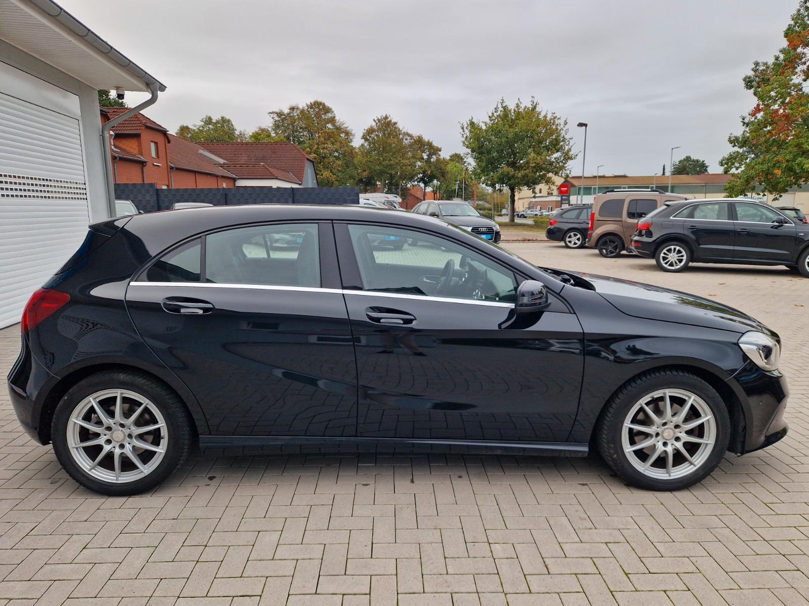 Mercedes-Benz A 180+Autimatik+LED+Navi+PDC+HU und Öl neu