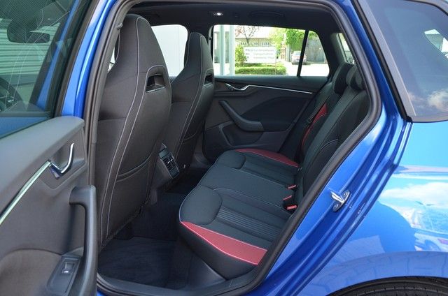 Fahrzeugabbildung SKODA Kamiq TSI Monte Carlo LED AHK Navi AID Pano ACC