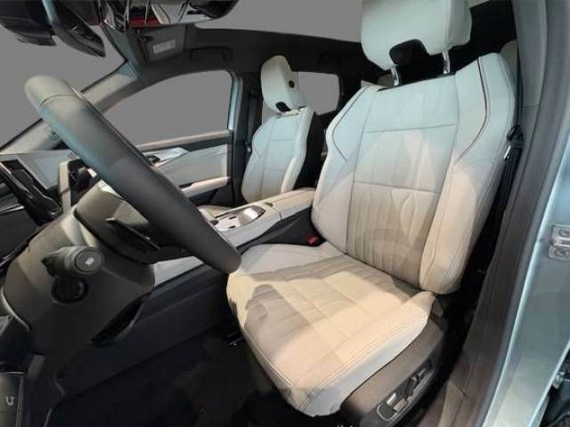 Fahrzeugabbildung Renault Espace 6 Iconic Full Hybrid E-Tech 200 5-Sitzer
