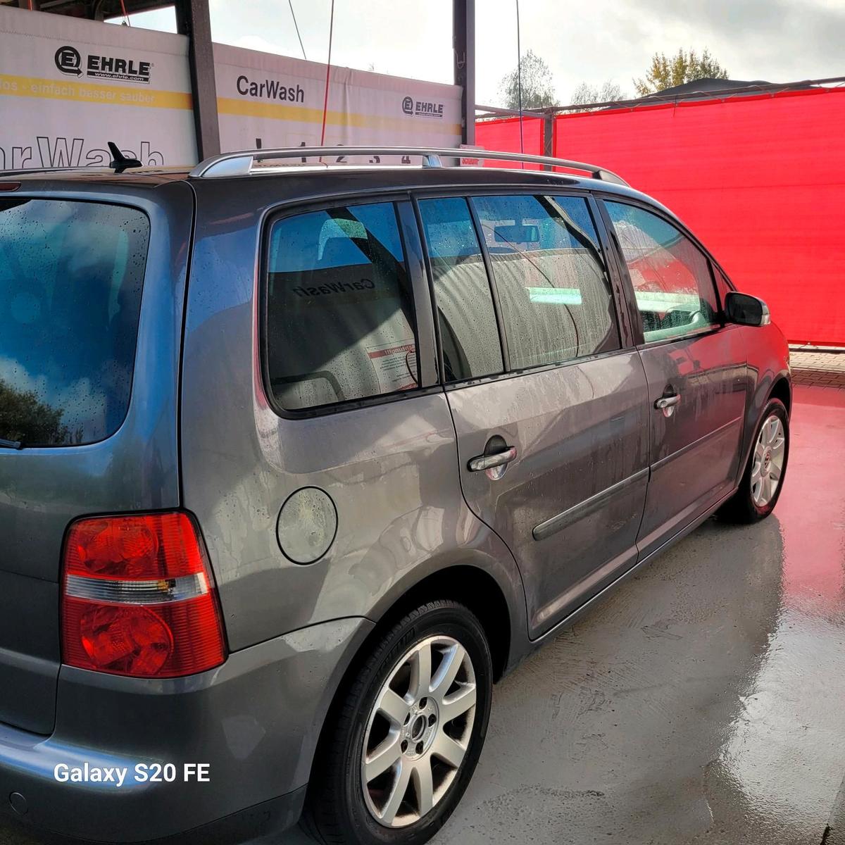 Volkswagen Touran 2006 — engine 140 HP (103kW)