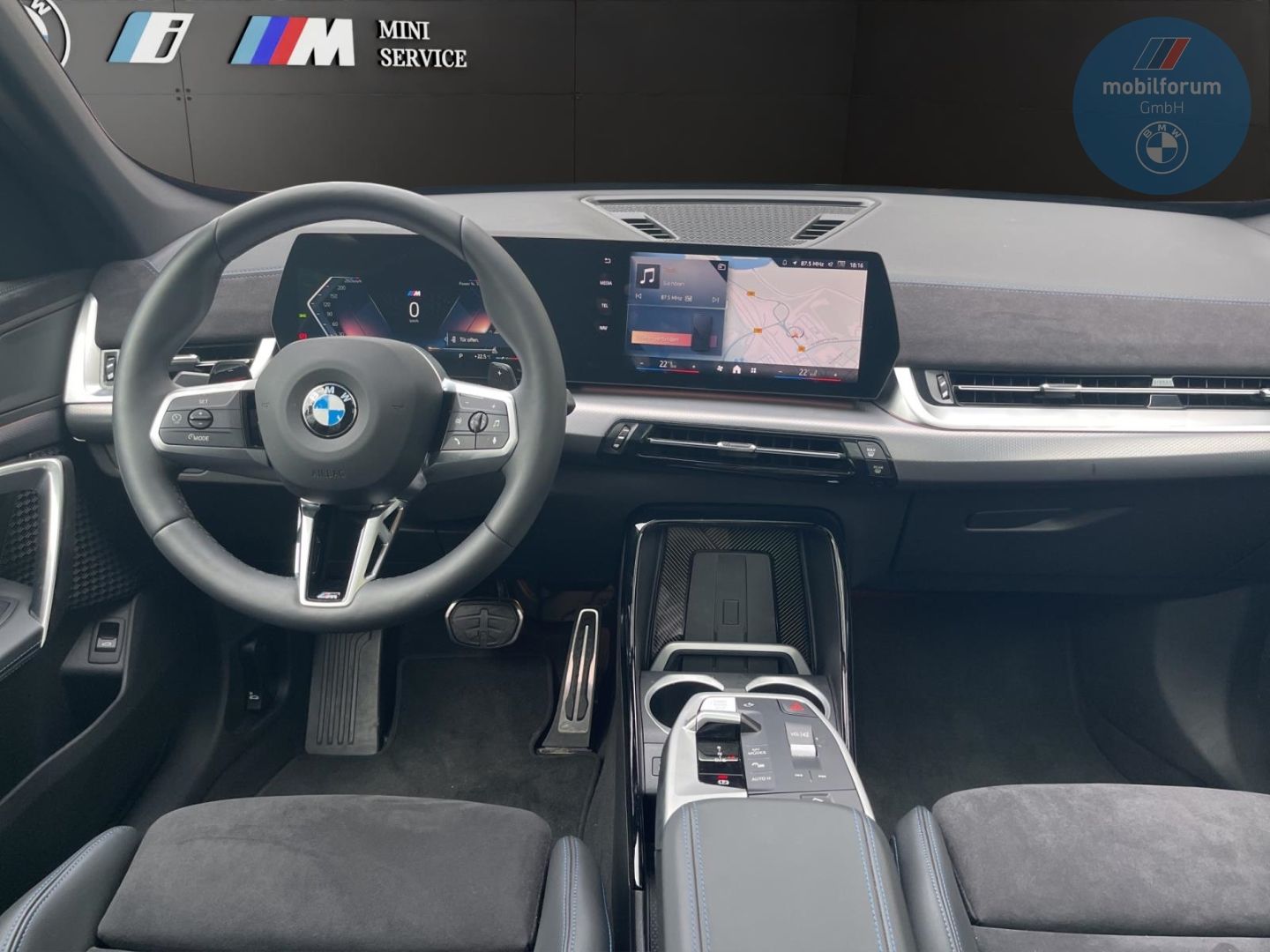 BMW X1 sDrive18i M-SportAHK Panorama Rückfahrkam foto 9