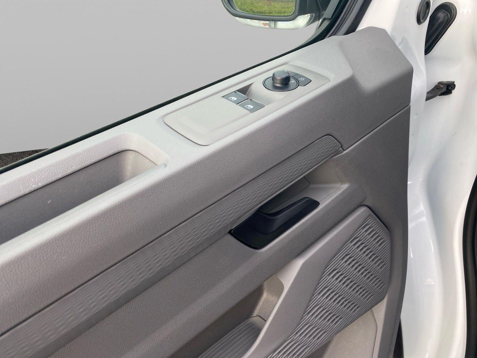 Fahrzeugabbildung Volkswagen T7 Kombi Klima Exterieurpaket Ganzjahresreifen