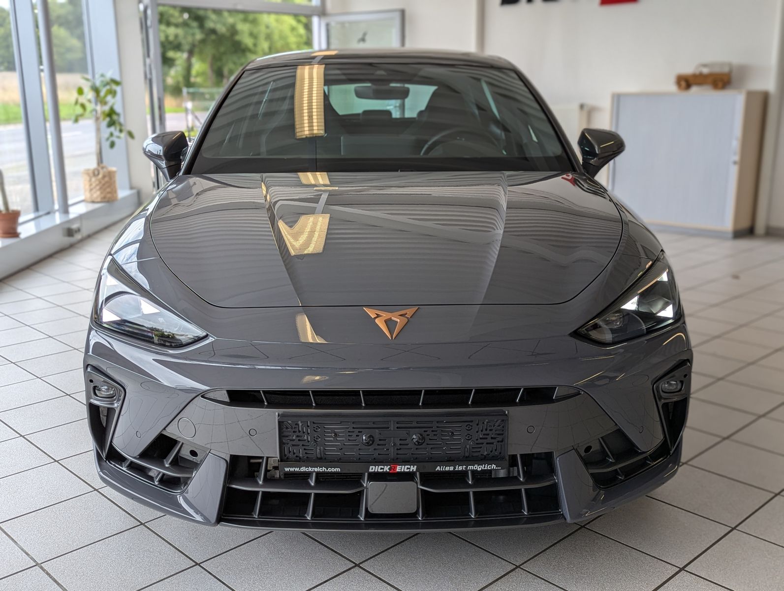 CUPRA Leon 2.0TSI VZ Matrix Pano Sennheiser Kamera 19" - Image 2