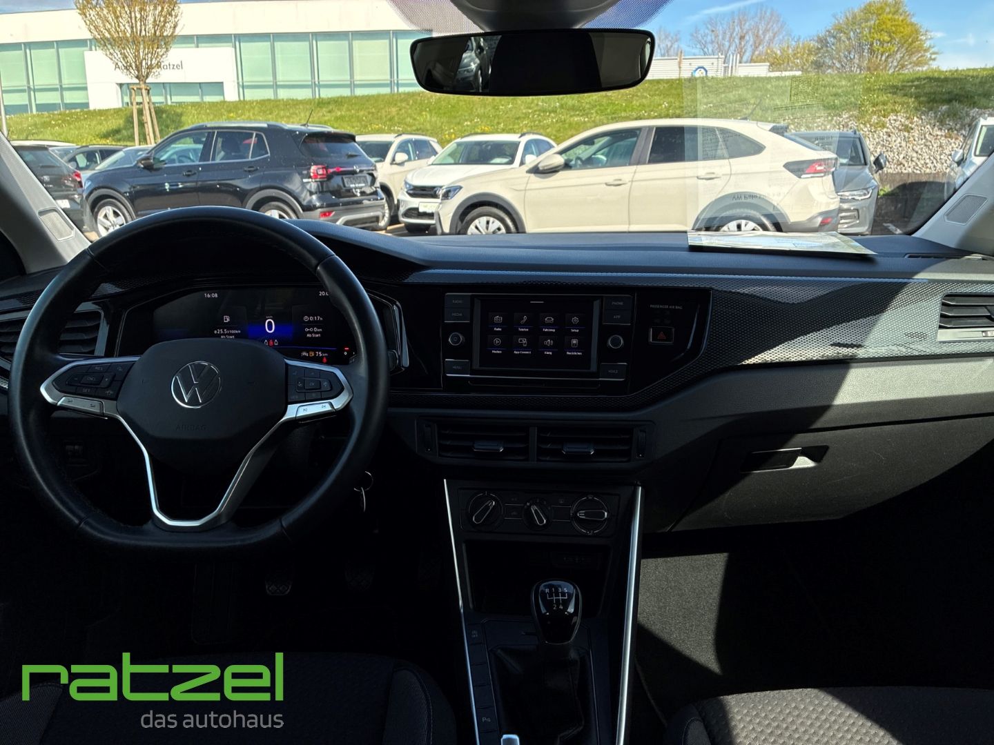 Fahrzeugabbildung Volkswagen Polo Life 1.0 TSI LED App Connect DAB Spurhaltea