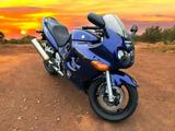 Suzuki GSX750F - WENIG KM -  - SUZUKI GSX 750 F