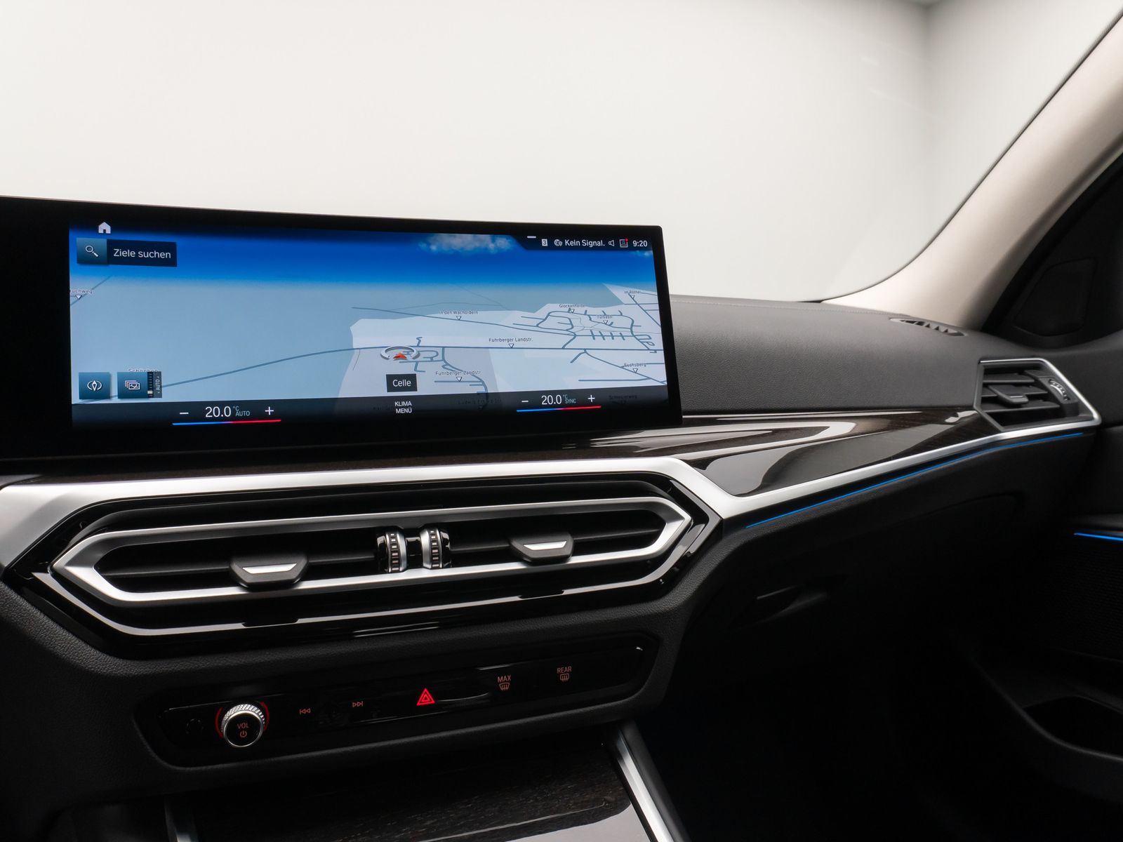 Fahrzeugabbildung BMW 320e Kamera DAB HiFi Sport Leder WidscreenDispl