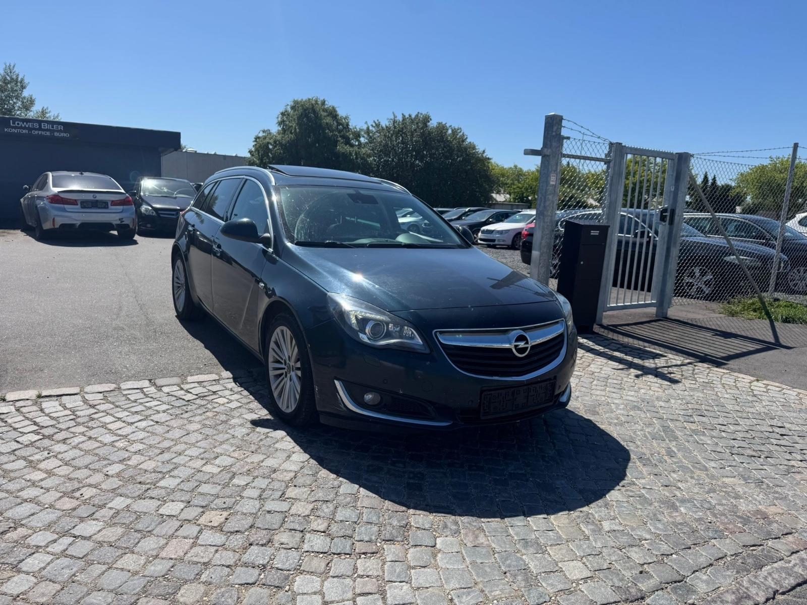Opel Insignia 2015 — interior