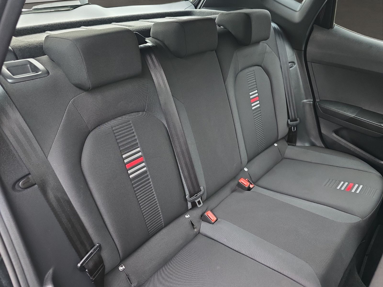 Fahrzeugabbildung SEAT Arona FR+DSG+Carplay+LED+AHK+PDC+AbstandTempomat