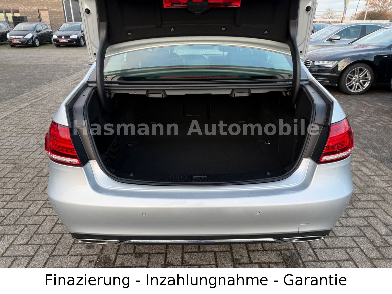 E 220 E Limousine E 220 CDI BlueEfficiency*2.HAN