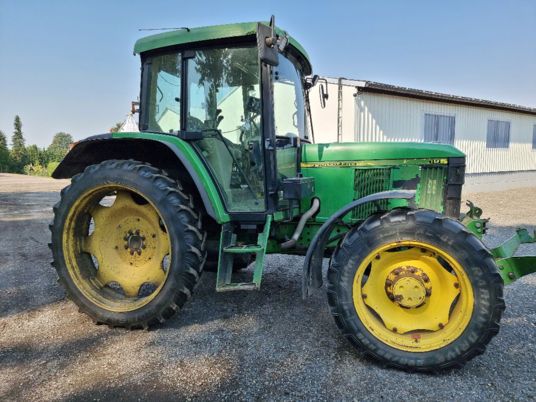 John Deere 6410