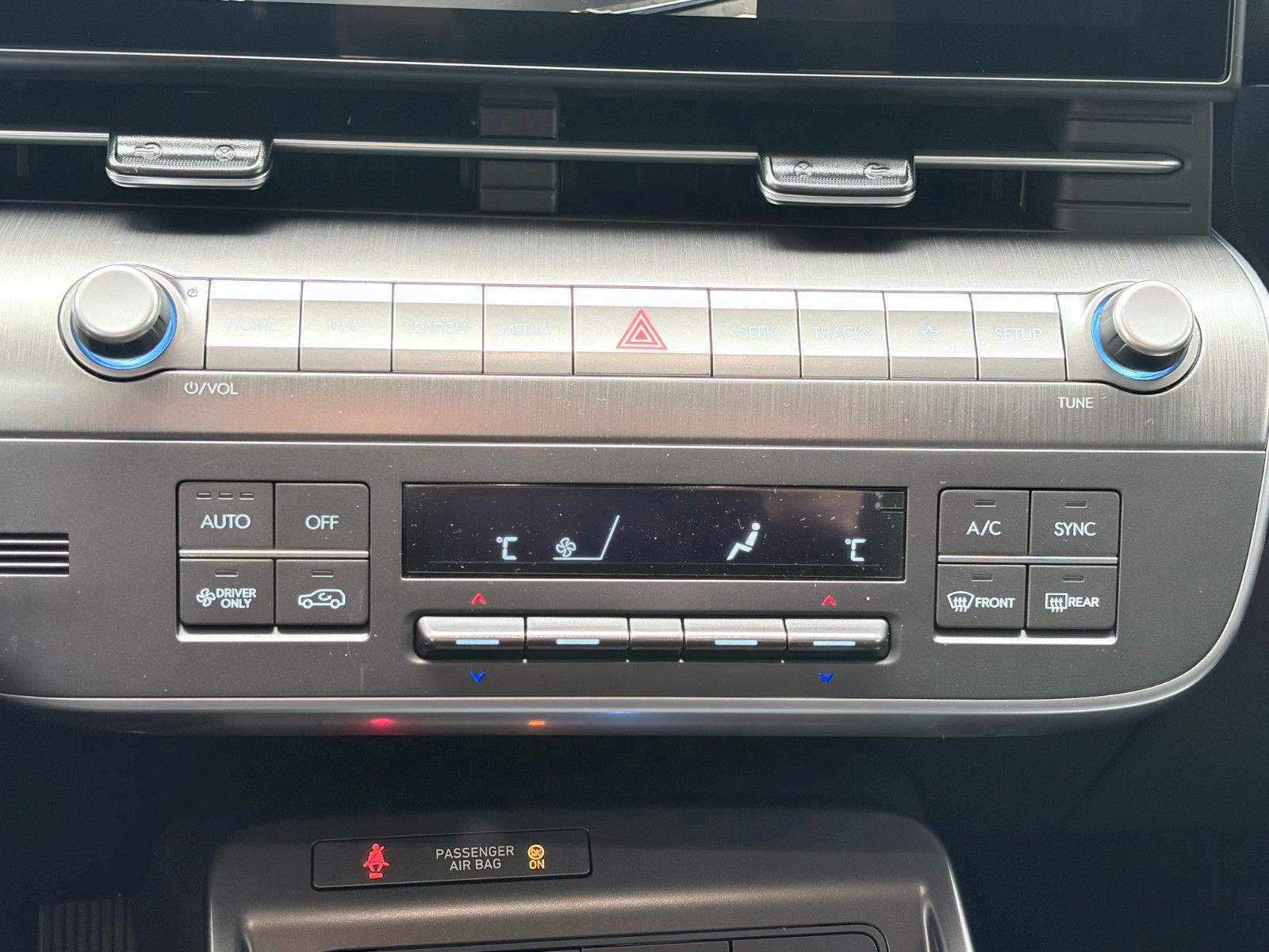 Fahrzeugabbildung Hyundai Kona 1.6 GDI Trend KlimaA,LED,Navi,SHZ,el.Heck