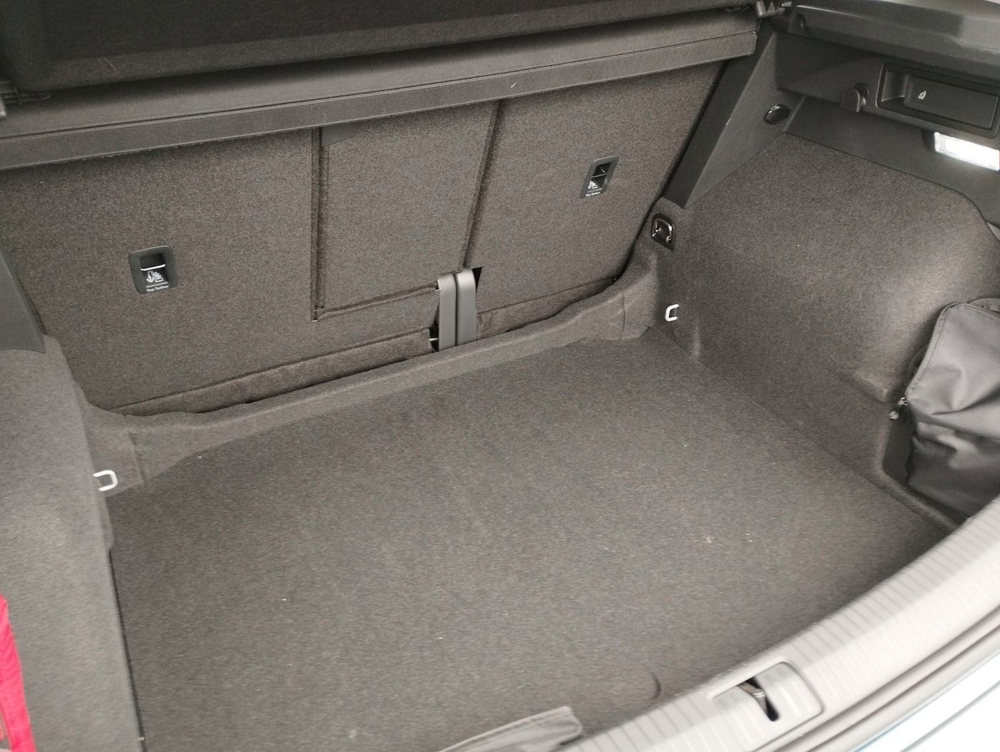 Fahrzeugabbildung Volkswagen Tiguan 1.5 MOVE NEU53T DSG AHK Matrix Kamera LHZ