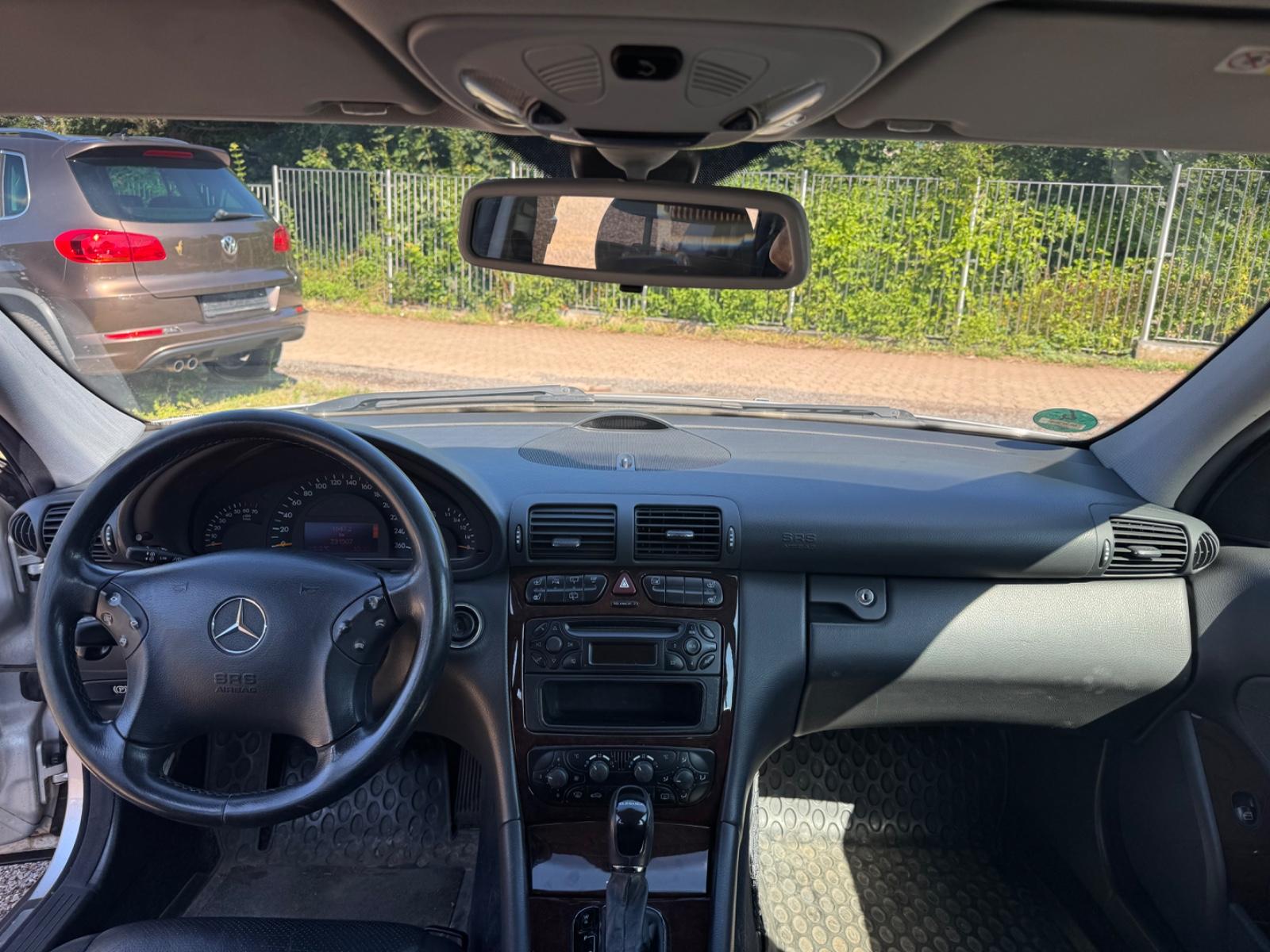 Mercedes-Benz C180 2004 — photo 16