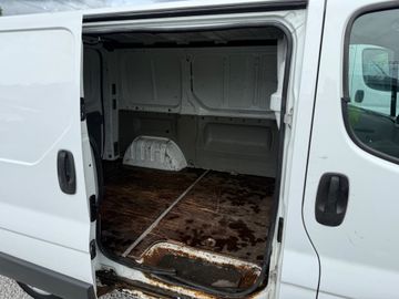 Renault Trafic - 8
