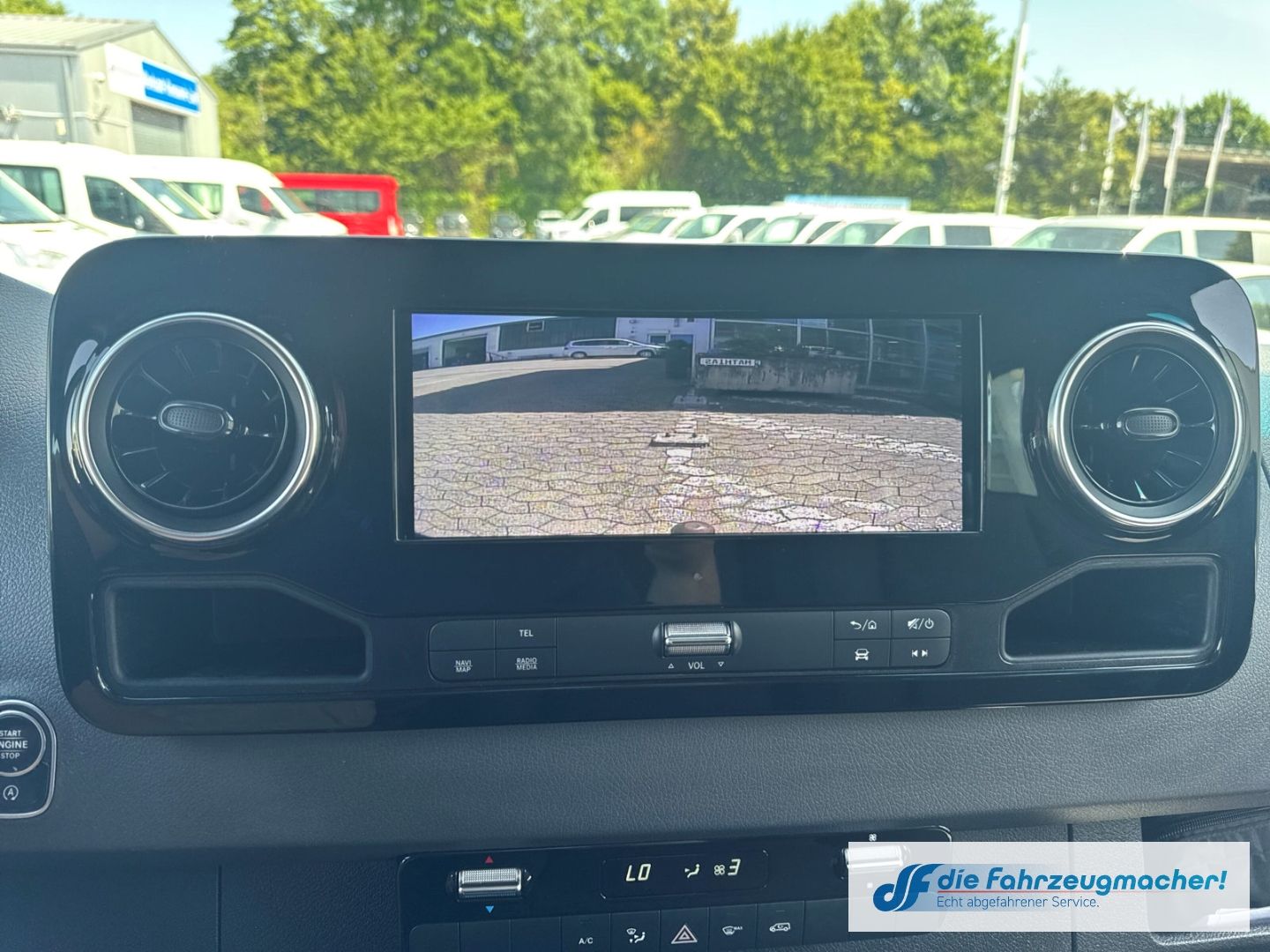 Fahrzeugabbildung Mercedes-Benz Sprinter Pritsche DoKa 316 CDi L3 AHK 3,5t Kamer
