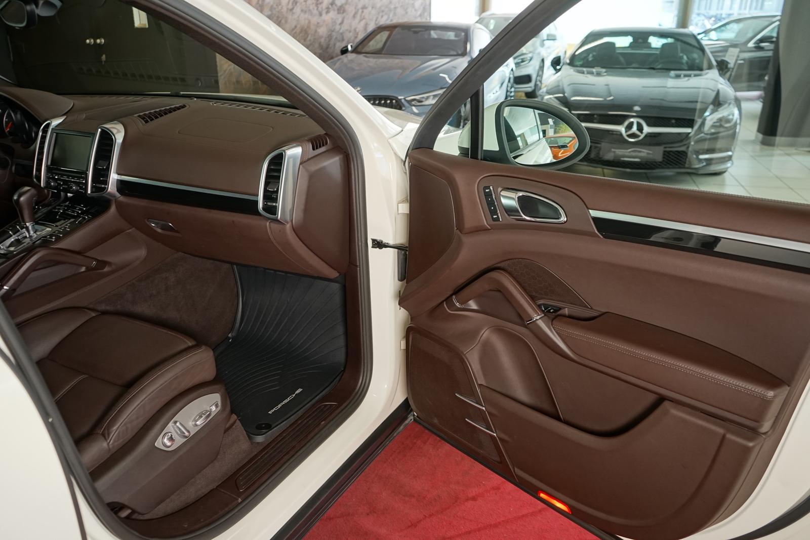 Porsche Cayenne Diesel ACC AHK PDLS Standheizung 14-Wege