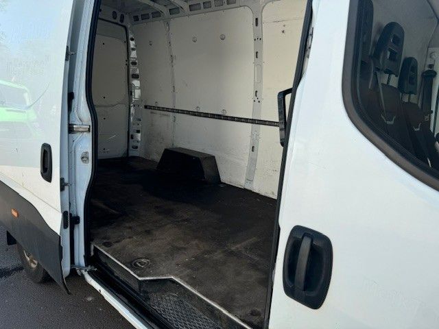 Fahrzeugabbildung Iveco Daily Kasten HKa 35 S HI MATIC L3H2