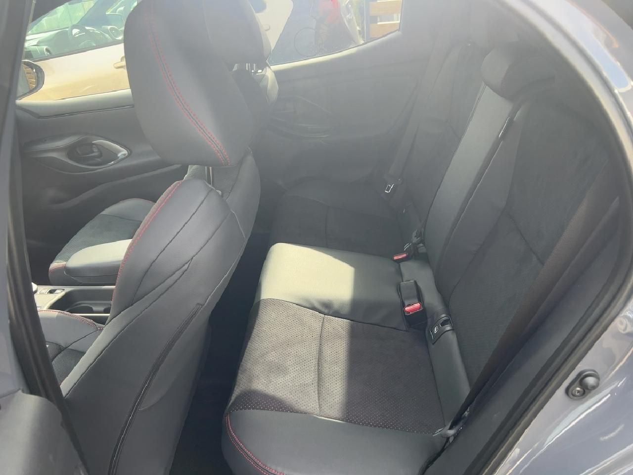 Fahrzeugabbildung Toyota Yaris Hybrid GR Sport Infotainment + Safetypake