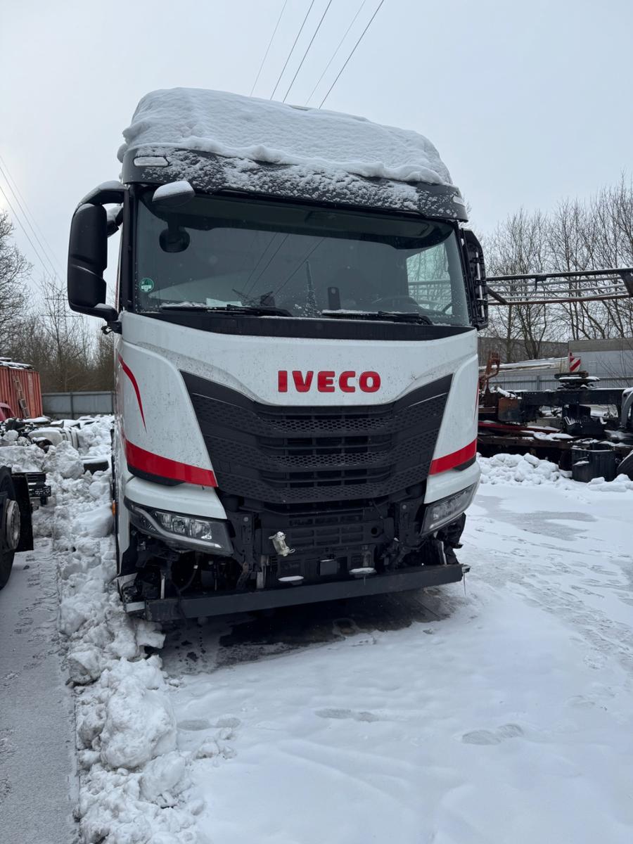 Iveco IVECO S-Way AS 260 damaged Intarder