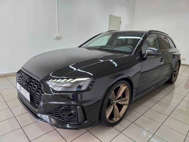 AUDI RS4 Avant 2.9 TFSI qu. Exclusive Dynamik Carbon