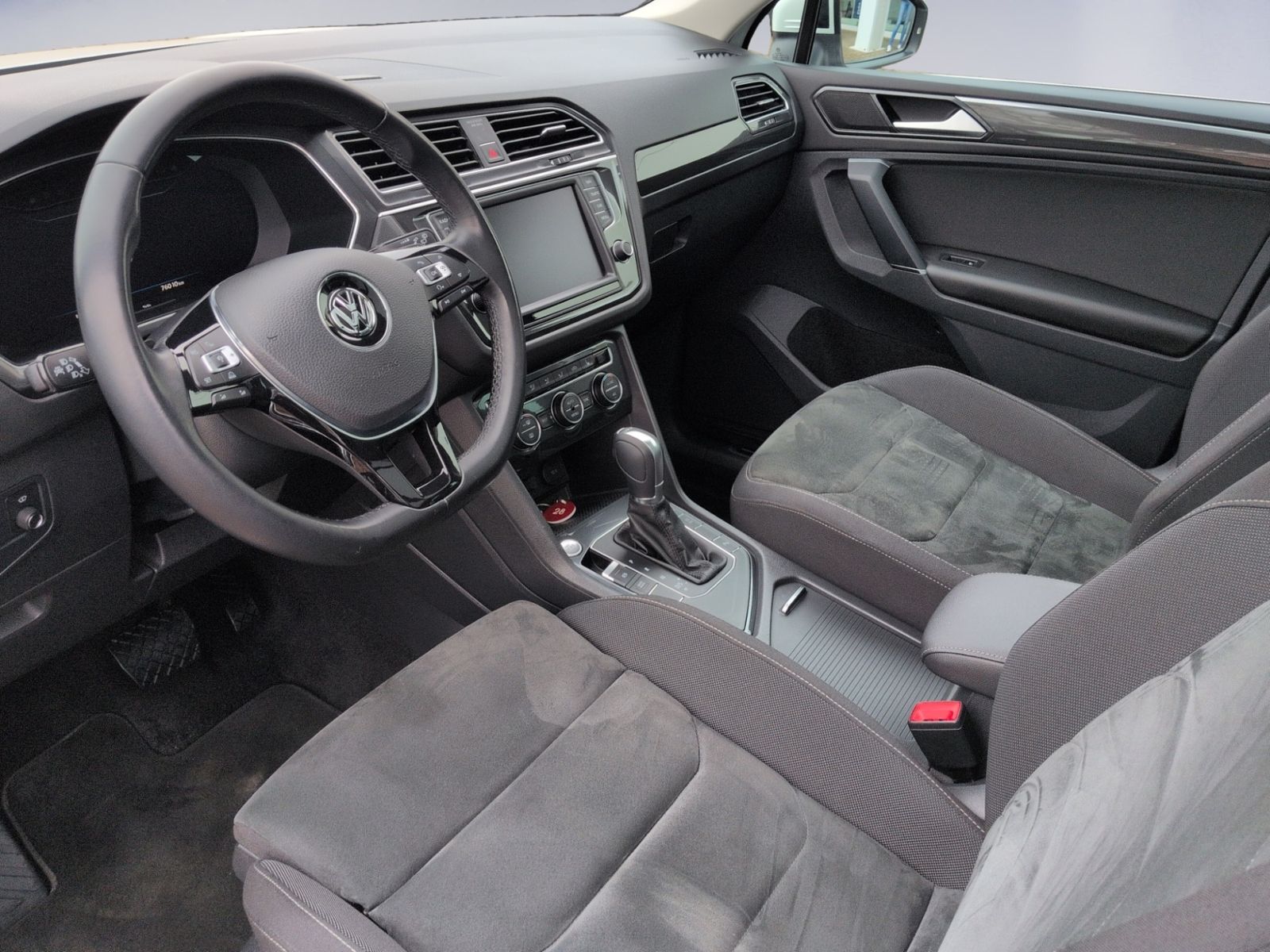 Tiguan 2.0 TDI DSG Highline AHK+PANO+HEAD-UP