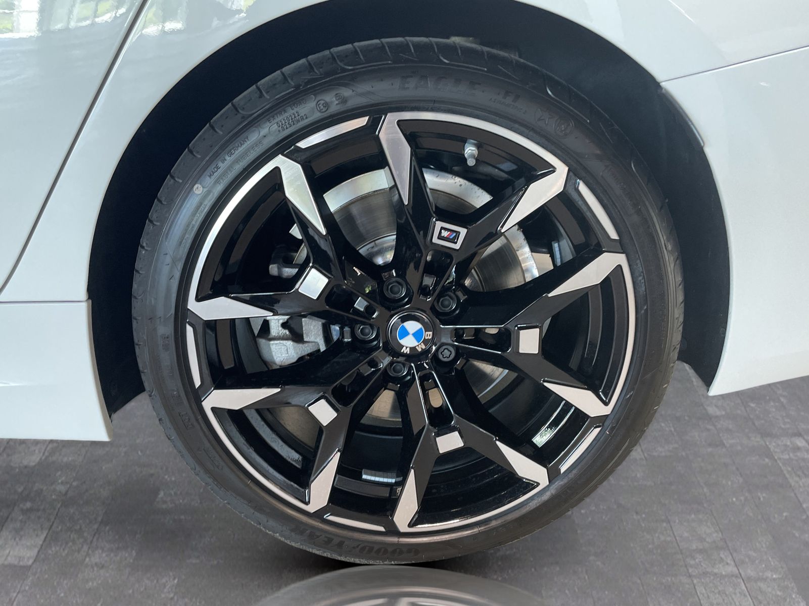 BMW 330 - Bild 14