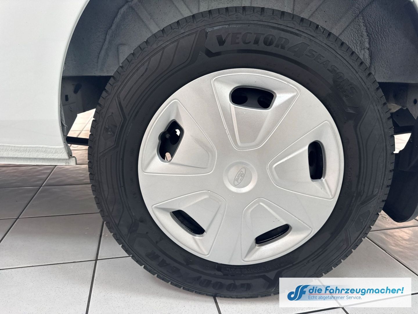 Fahrzeugabbildung Ford Transit Custom Kasten 320 L2 Trend 2.0 TDCi EU6d