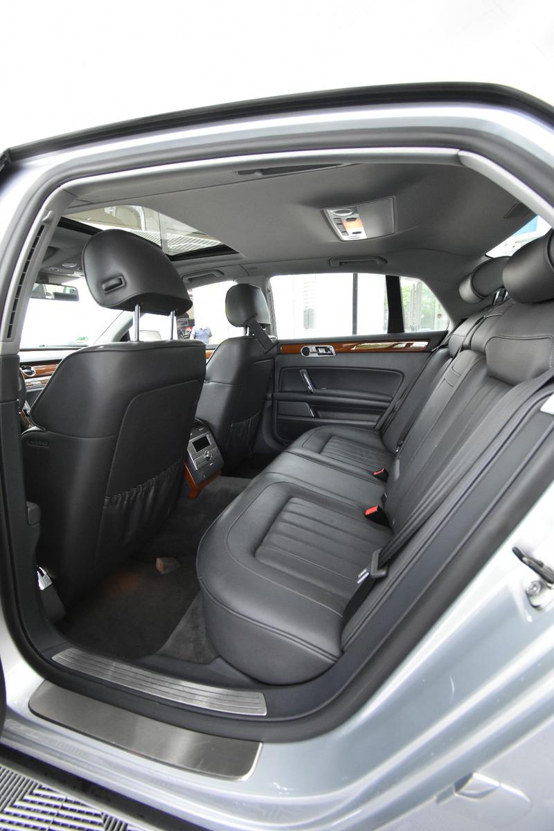 Volkswagen Phaeton V6 5.Sitzer 4Motion NAVI SHZ 4Zonenklima