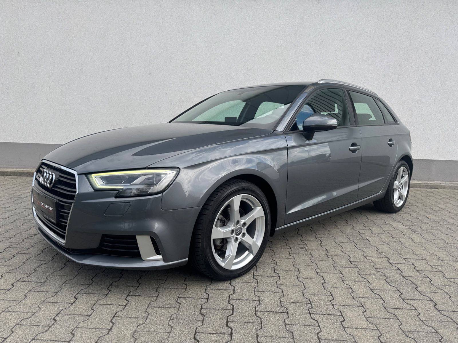 AUDI A3 Sportback 30 TFSI sport (NAVI/LED/AUT./ PDC)
