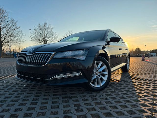 Skoda Superb Combi 2.0TDI  Style DSG/Xenon/Navi/Kamera