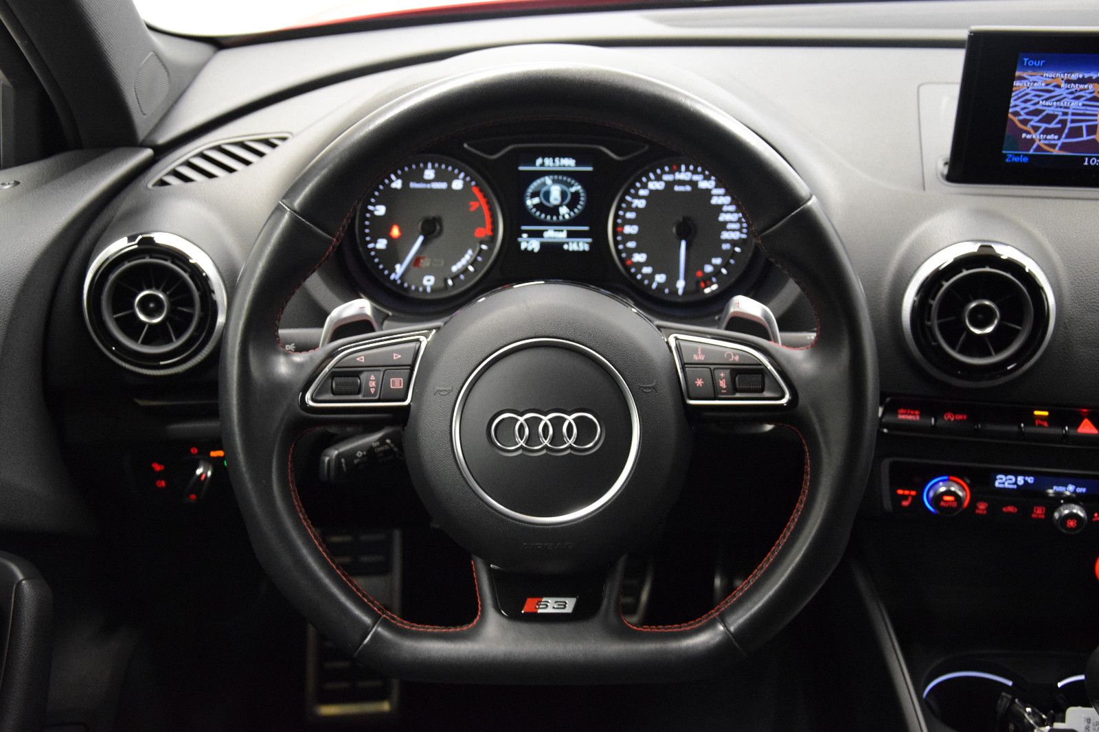 Fahrzeugabbildung Audi S3 Sportback 2.0 TFSI quattro Bi-Xen Navi Kamera