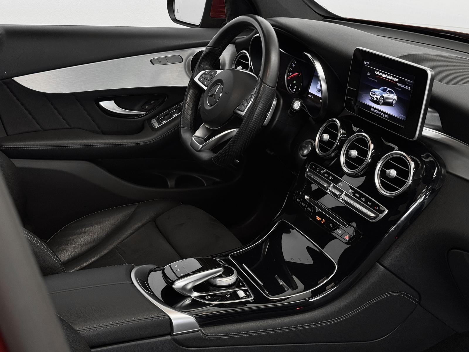 Mercedes-Benz GLC 300 Coupe 4Matic AMG *S-Dach*Distronic+*Kam*