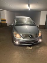 Mercedes-Benz Mercedes B180 - Mercedes-Benz B 180 aus 2006