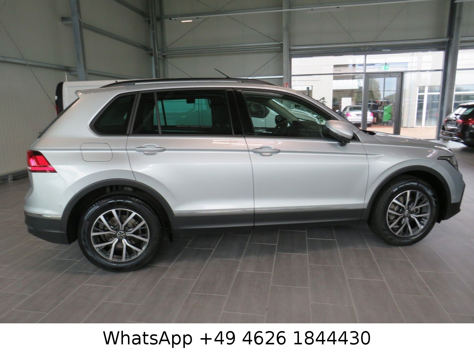 Fahrzeugabbildung Volkswagen Tiguan Life*IQ Light*AHK*Sport*CAM*Digital Cockp