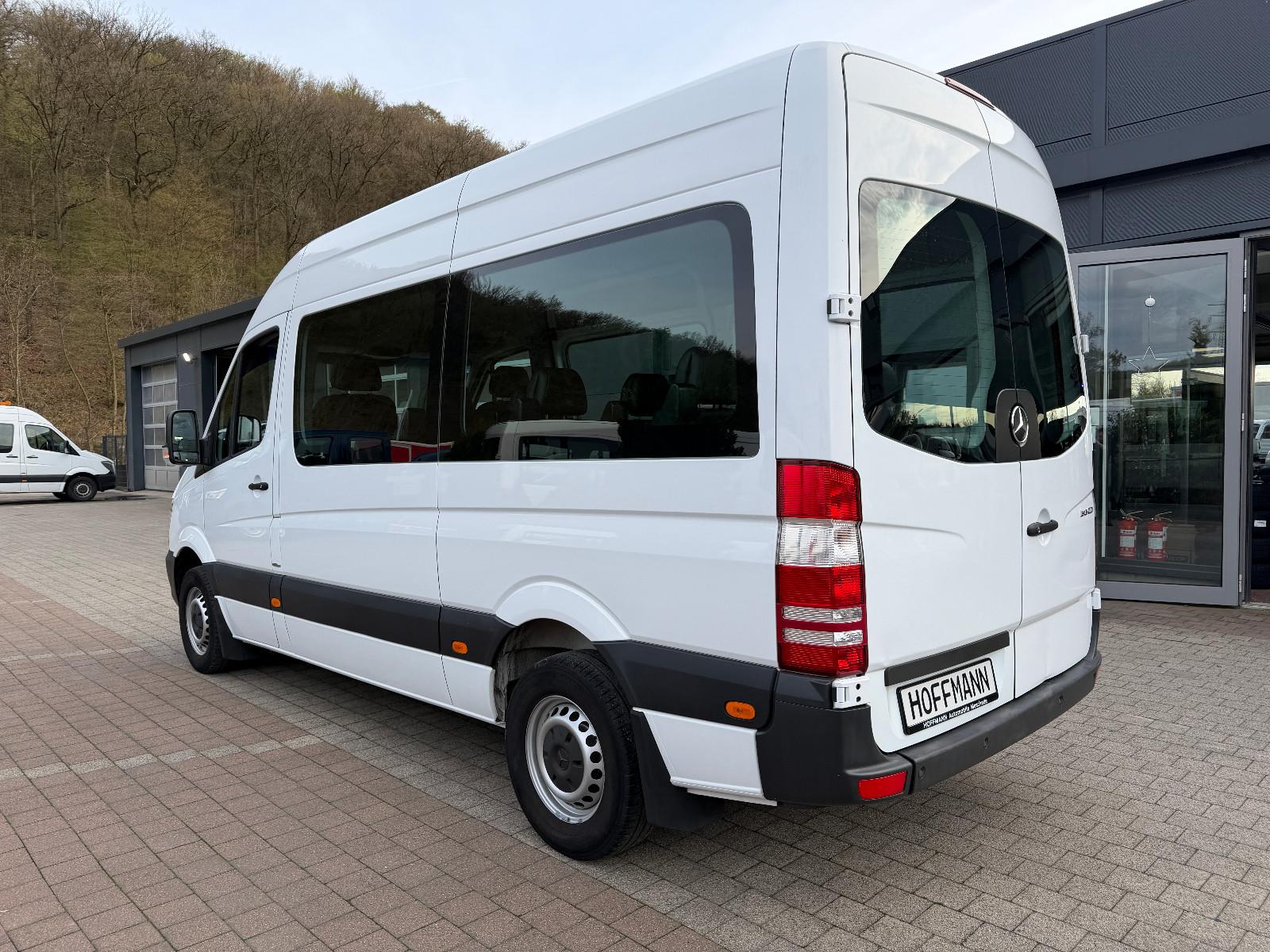 Mercedes-Benz Sprinter 313CDI Bus 9-Sitze L2H2 RWD Schwingsitz