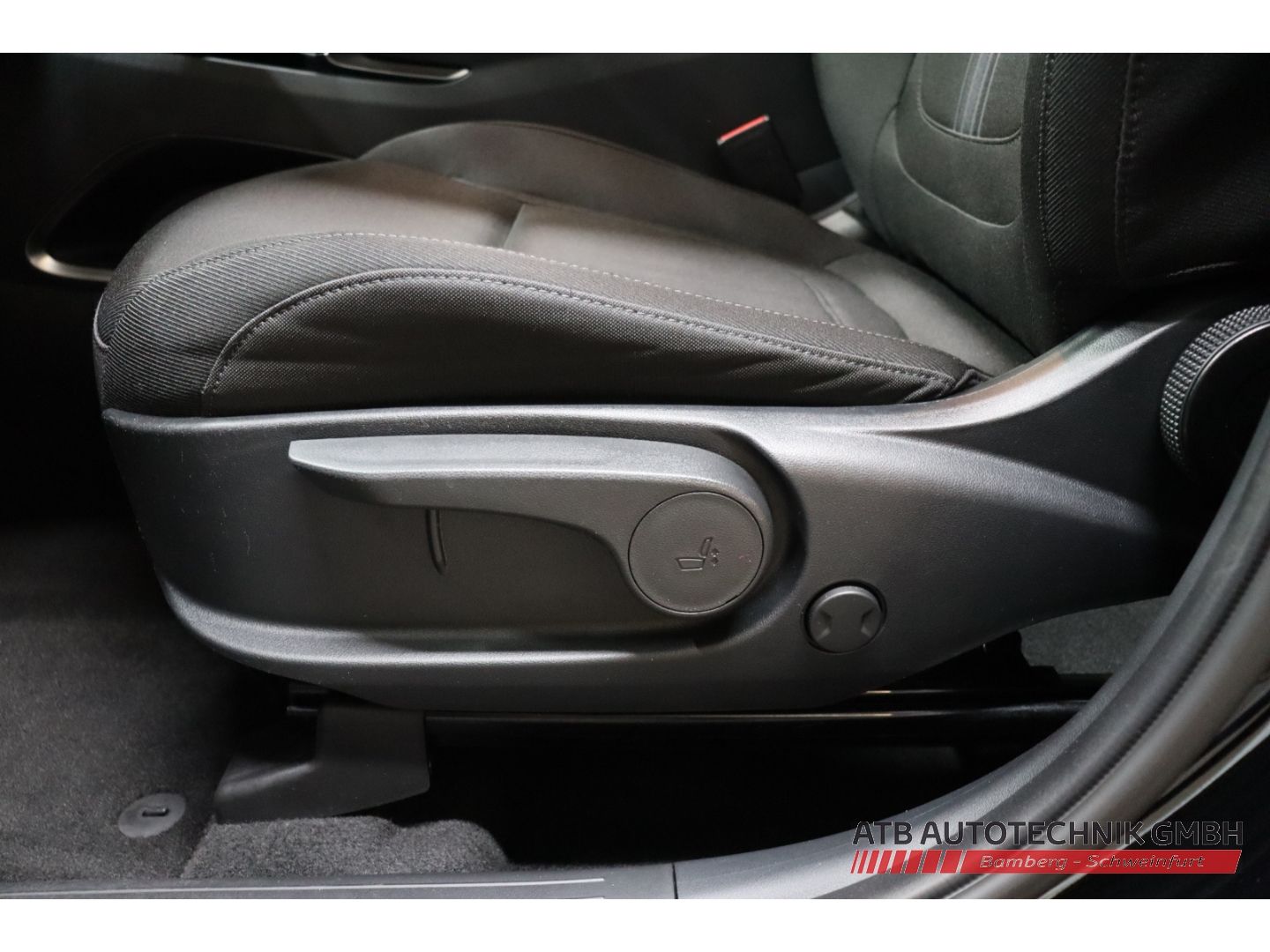 Fahrzeugabbildung Hyundai Tucson PHEV 1.6 T-GDi 4WD 97,8% SOH Funkions- /L