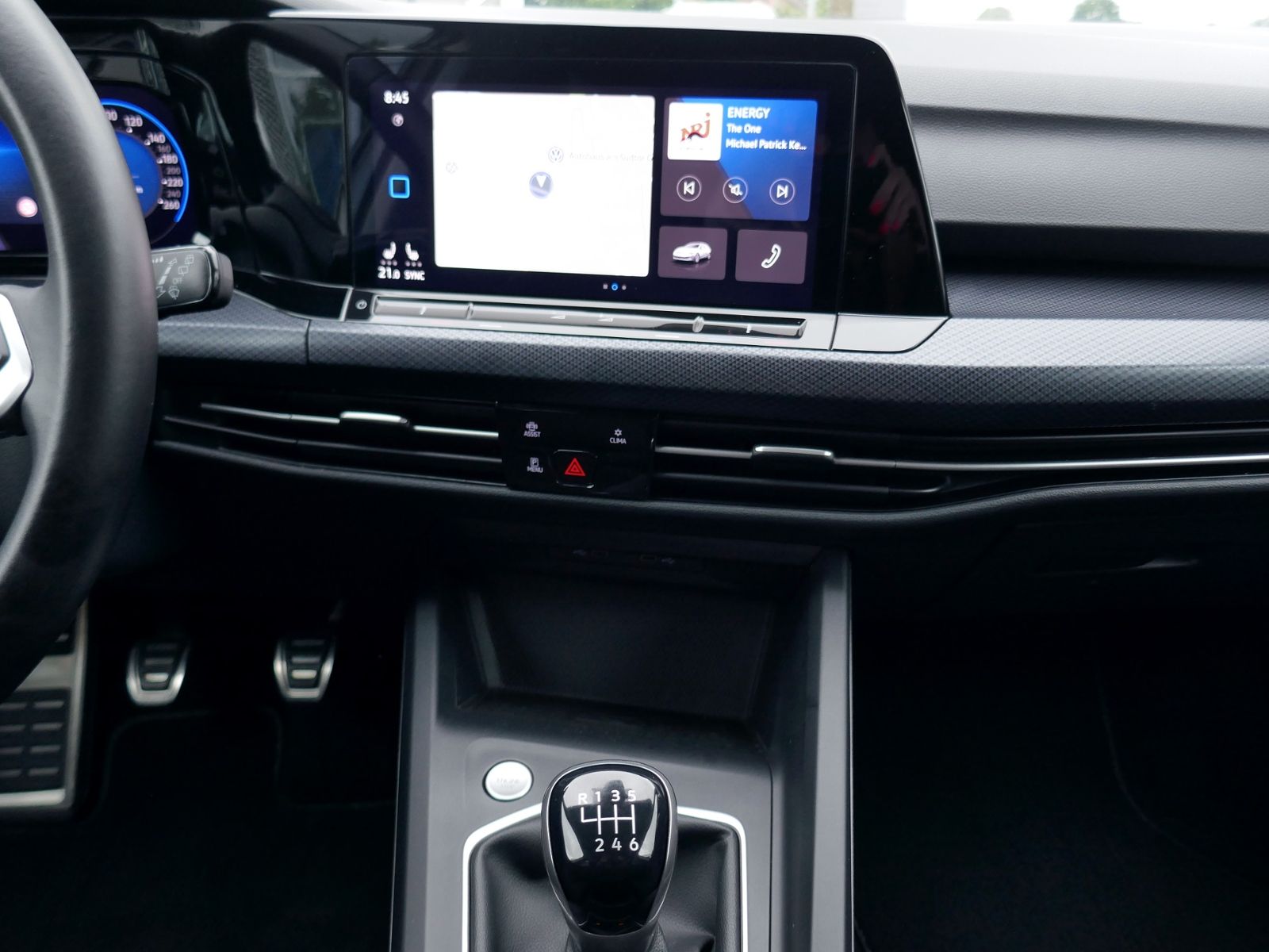 Fahrzeugabbildung Volkswagen Golf VIII UNITED 1.0 TSI | LED PDC Navi App