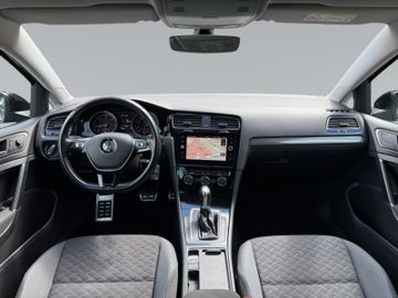 Volkswagen Golf - 11