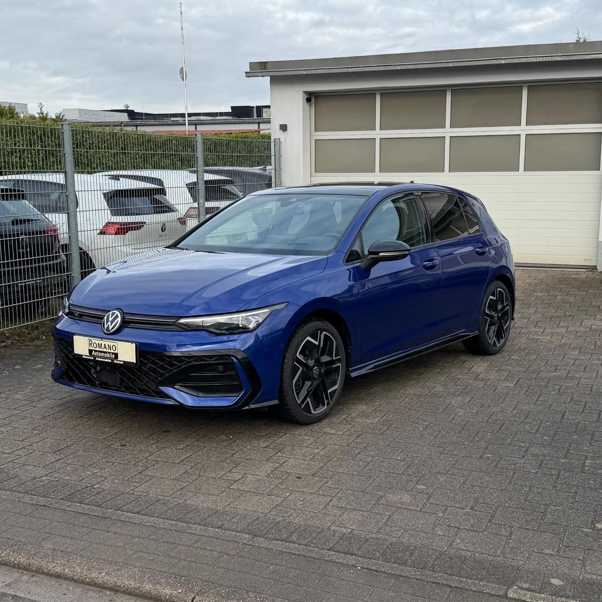 Volkswagen Golf 8,5 eTSI-R-Line-Harmann Kardon-Pan IQ-360°K