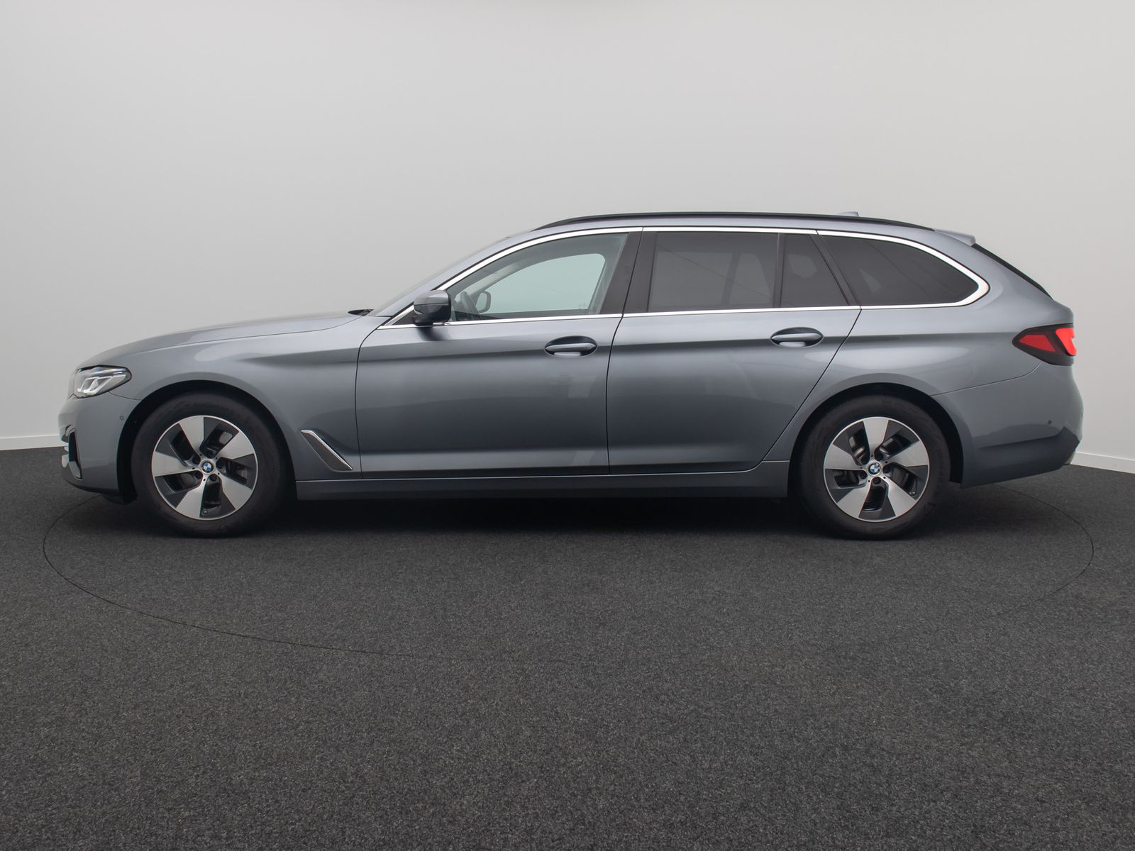 Fahrzeugabbildung BMW 520d DisplKey 4xKlima Laser HUD DAB Kamera AHK