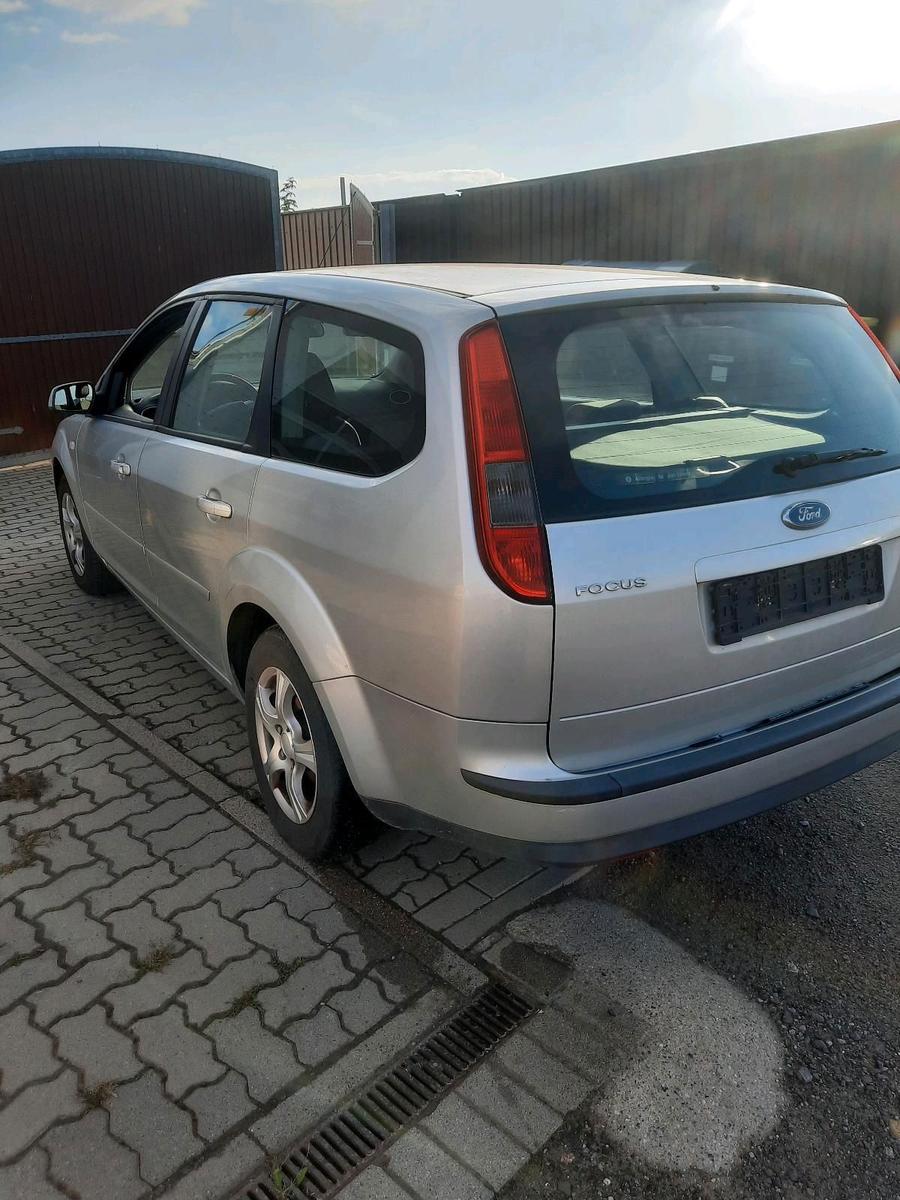 Ford Focus 2008 — engine 101 HP (74kW)