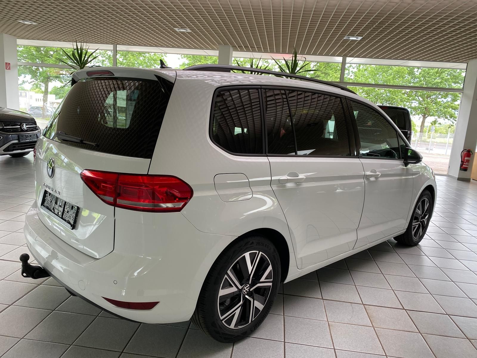 Volkswagen Touran 1.5 TSI *IQ-Ligth*NAVI*RFK*AHK*7-SITZ*ACC imagem 2
