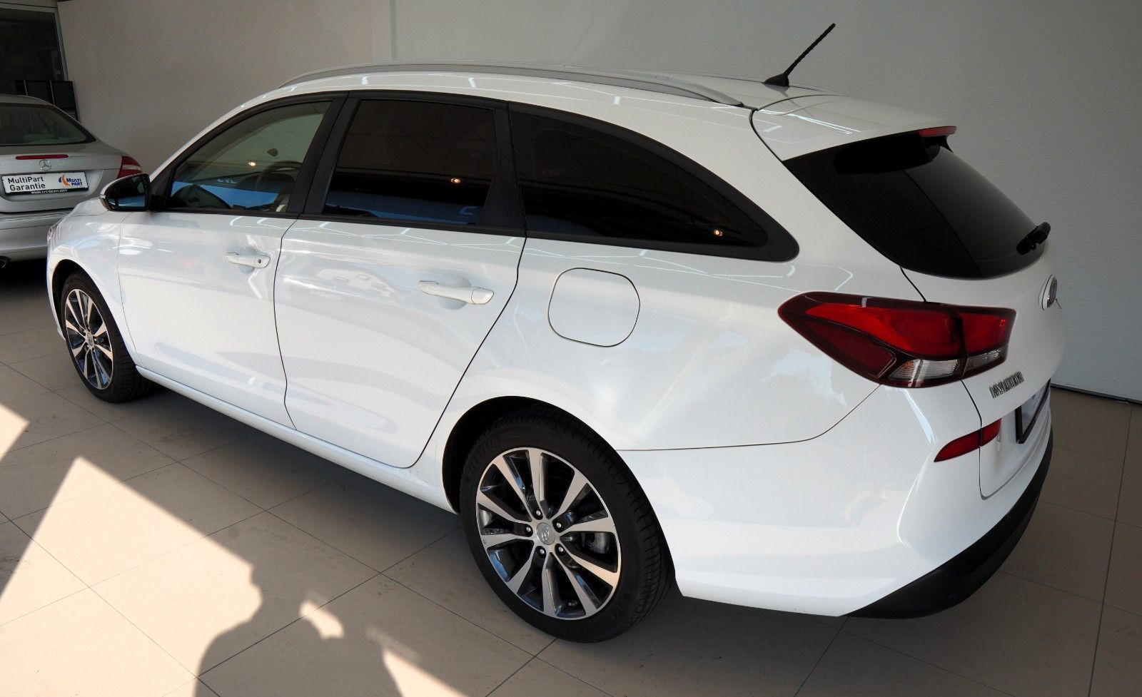 Fahrzeugabbildung Hyundai i30 cw Family *Shz*8-fach*HU Neu*