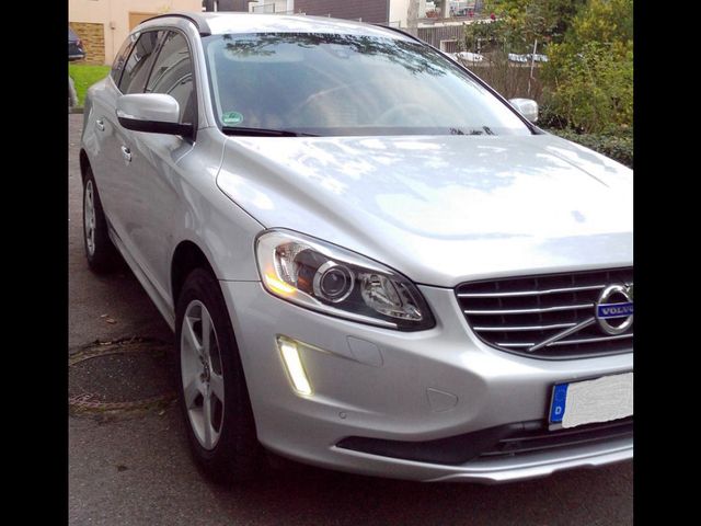 Volvo XC60 D4 Summum 133kW(181 PS)AHK/StHz. Euro6