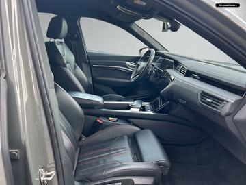 صورة 10 لـ 2023 AUDI Q8 E-TRON