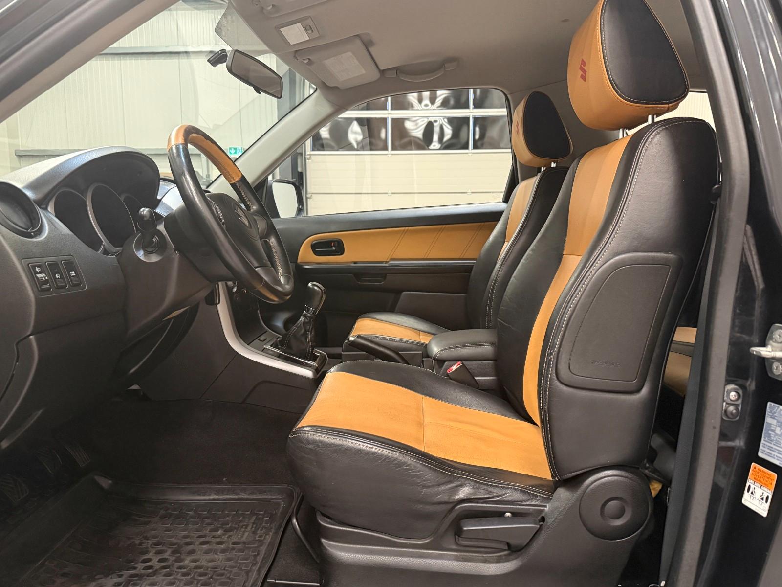 Suzuki Grand Vitara 1.6 VVT 106 ch 4x4 Club • Clim auto • Radar de recul • Sièges chauffants