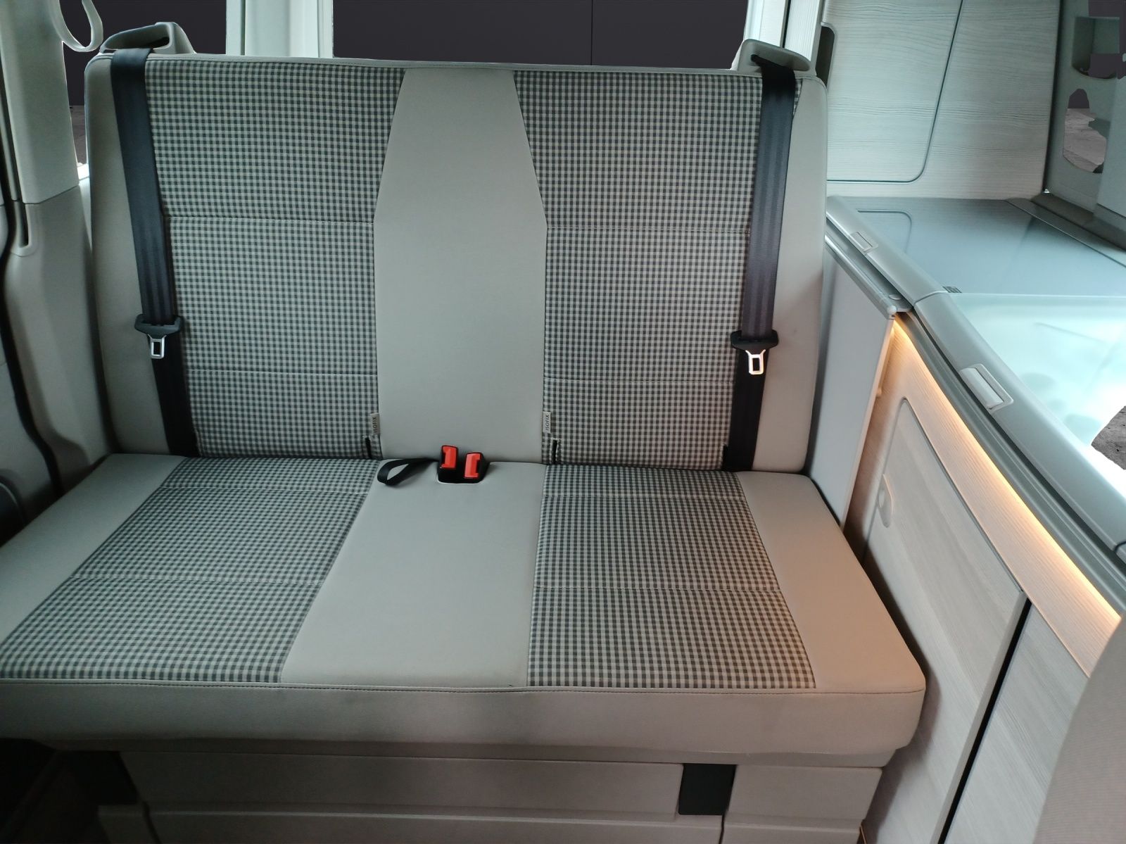 Fahrzeugabbildung Volkswagen T6 California Coast Edition 4M STH LED AHK Navi