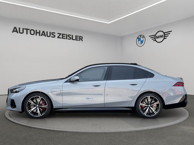 Foto Nummer 4: BMW 550e xDrive