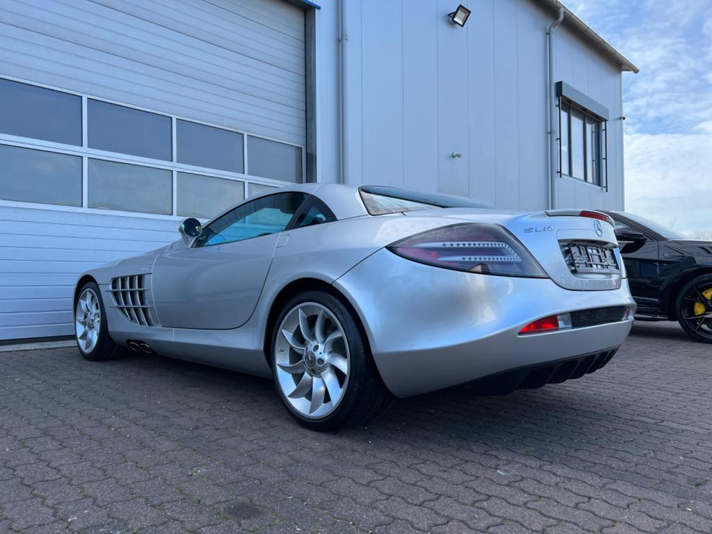 Mercedes-Benz SLR